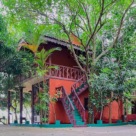V Cabanas & Yala Safari Place Tissamaharama Exterior photo