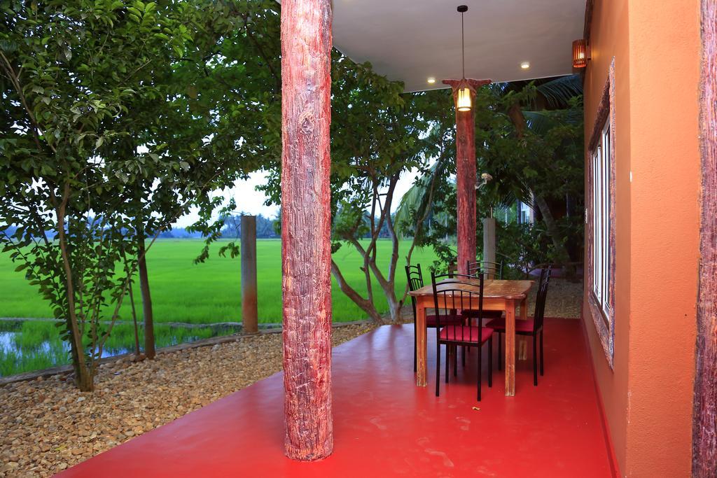 V Cabanas & Yala Safari Place Tissamaharama Exterior photo