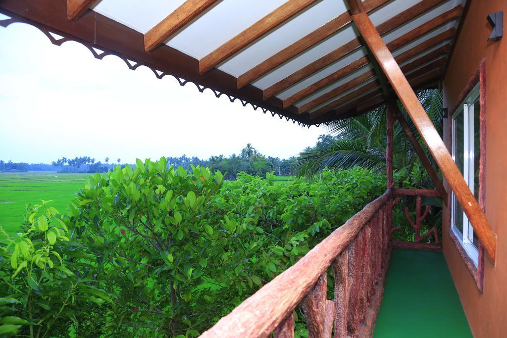 V Cabanas & Yala Safari Place Tissamaharama Exterior photo