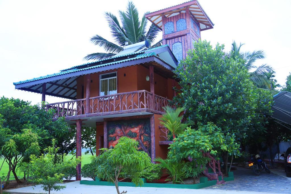V Cabanas & Yala Safari Place Tissamaharama Exterior photo