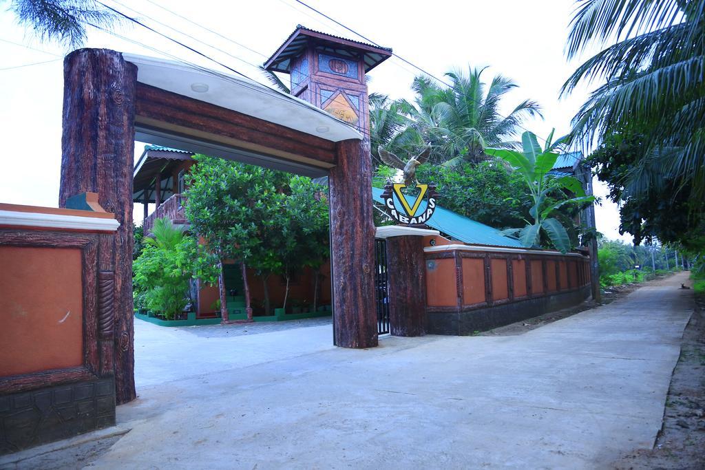 V Cabanas & Yala Safari Place Tissamaharama Exterior photo