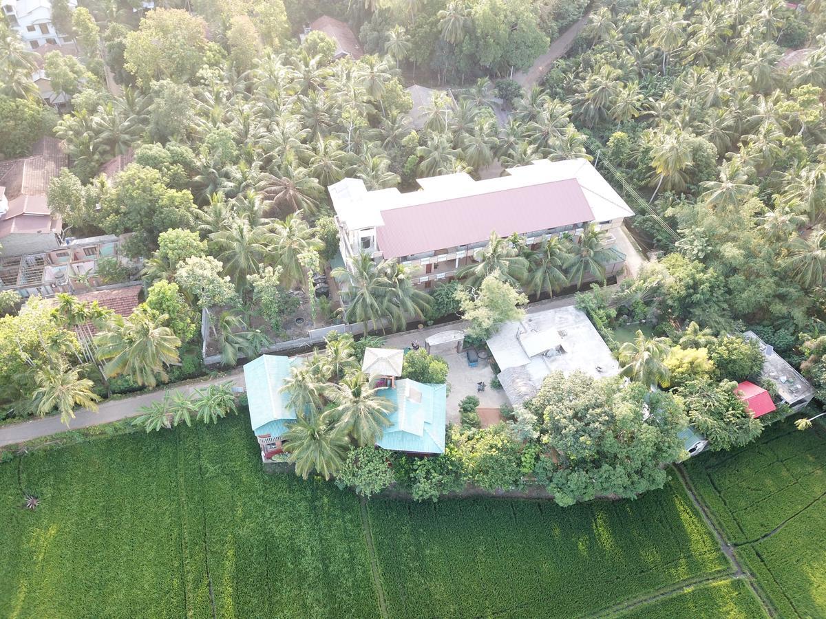 V Cabanas & Yala Safari Place Tissamaharama Exterior photo